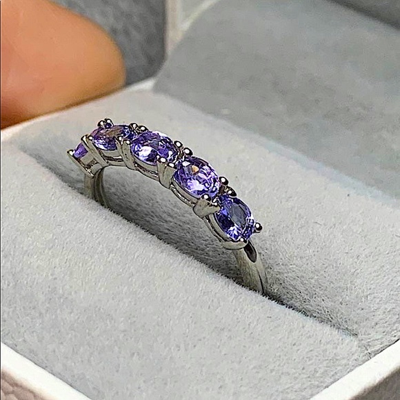 Natural Tanzanite Eternity ring - Picture 3 of 13